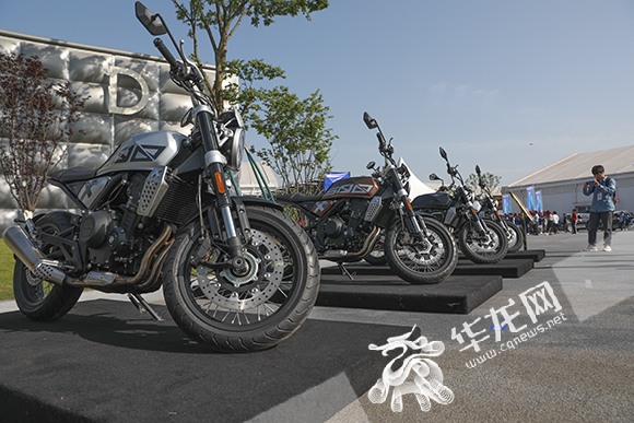 换个方式打开“五一”：来礼嘉智慧公园逛展 体验“两江智造”黑科技