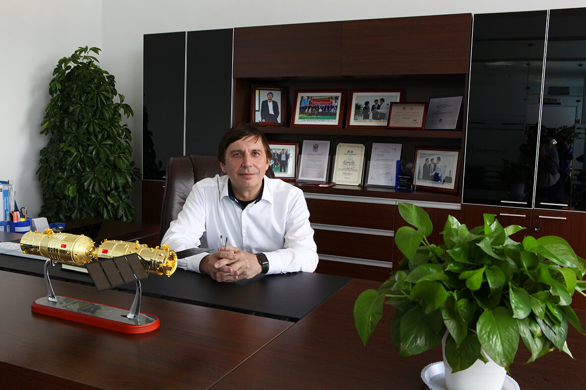 安德烈·盖姆教授到青岛德通纳米技术有限公司参加董事会