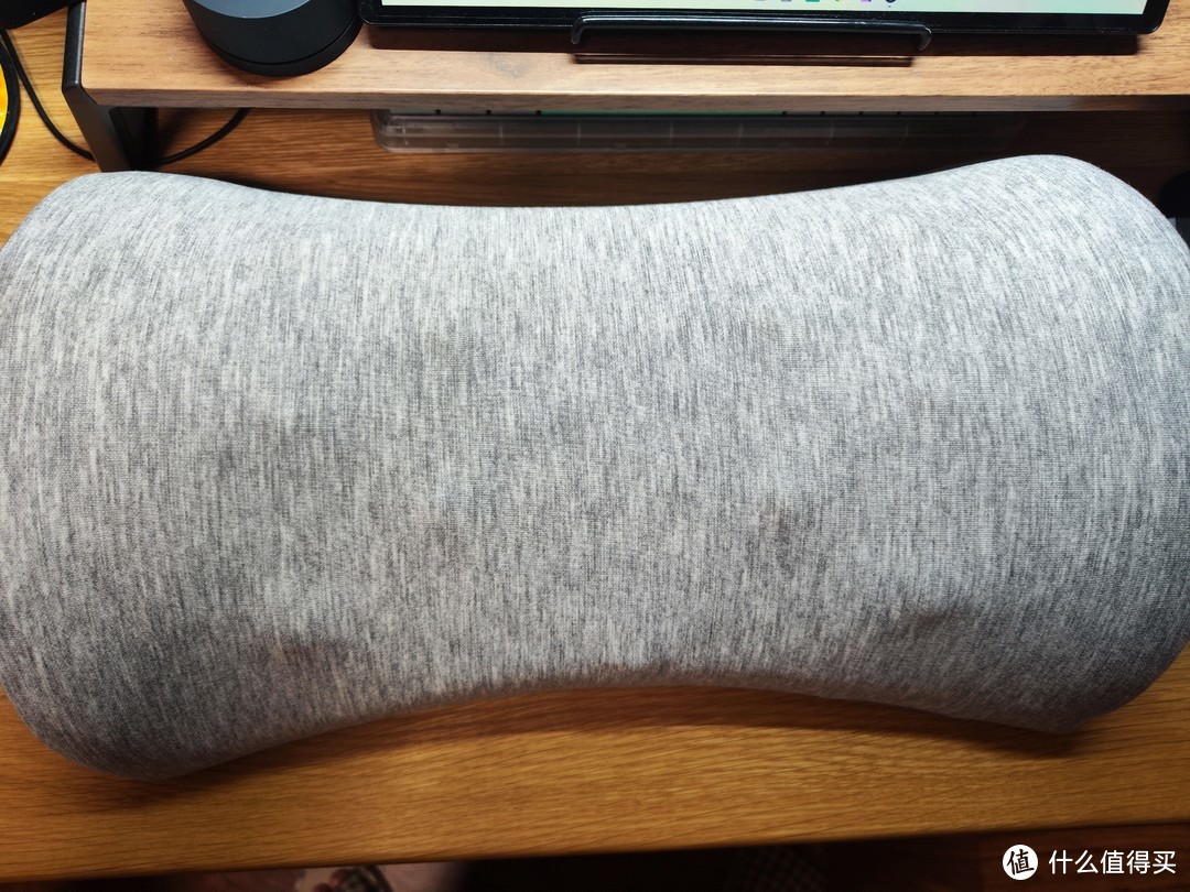 产品正面，能够看到按摩凸起的部分