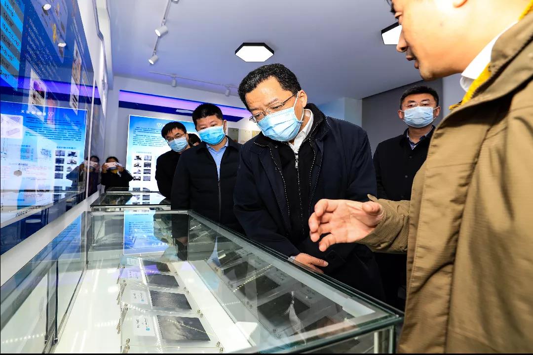 丁纯：全力以赴抓项目 只争朝夕促发展.jpg