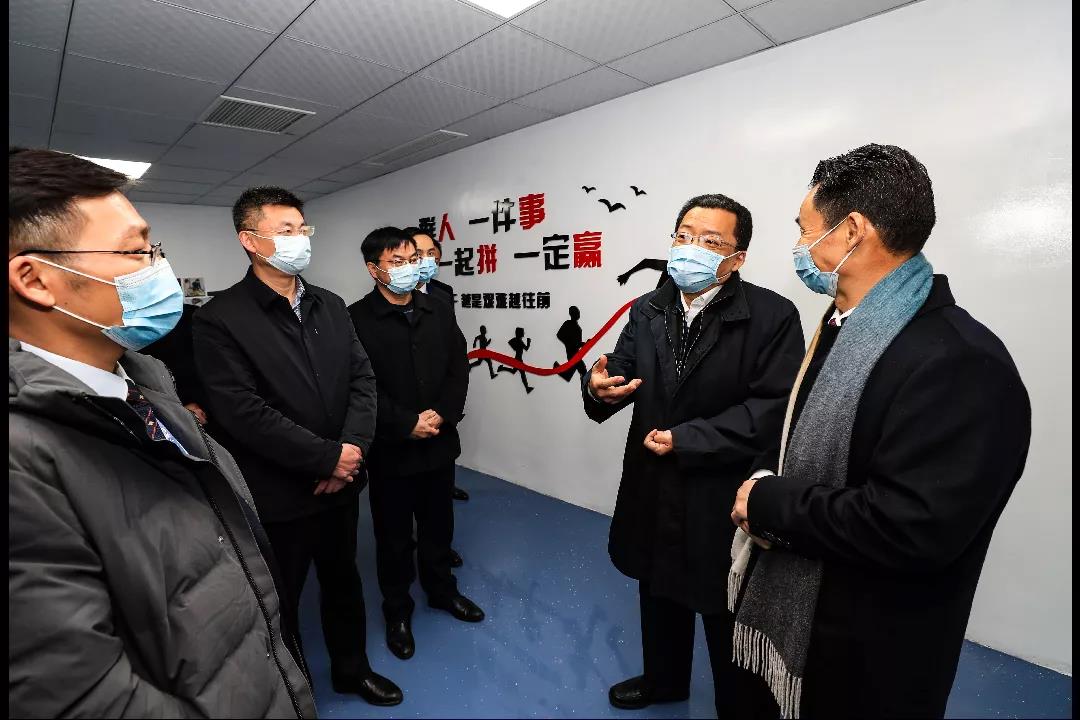 丁纯：全力以赴抓项目 只争朝夕促发展1.jpg