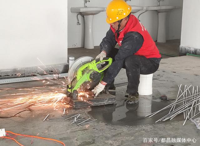 投资21.09亿元的极热科技石墨烯产业园项目正式开工建设