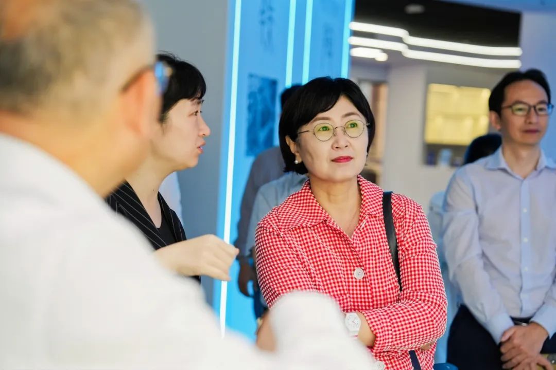 国际科技传播学会主席赵淑京教授一行赴杭州国际石墨烯博览馆调研访问