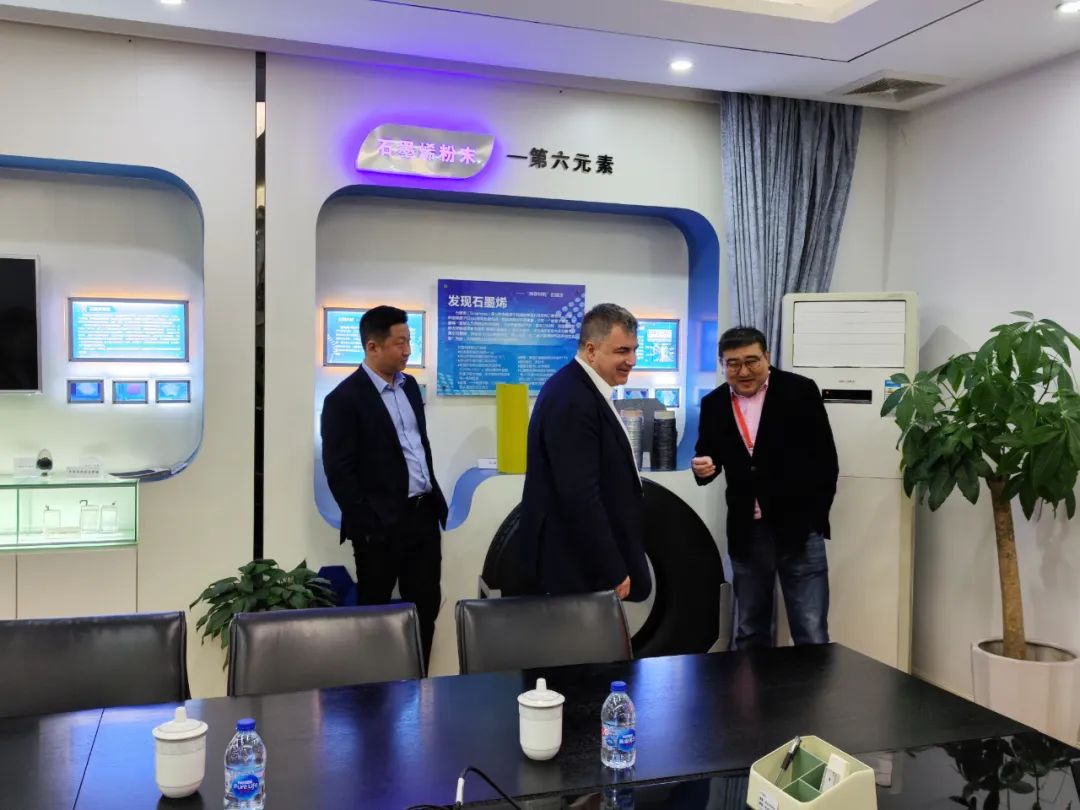 快讯 | 诺贝尔物理学奖获得者、曼彻斯特大学康斯坦丁·诺沃肖洛夫教授来我公司调研