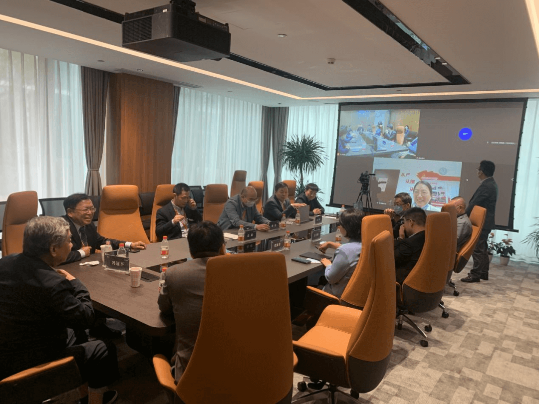 展韧性、树信心、抓机遇，创新功——2022年度中国石墨烯产业领袖圆桌会在沪成功召开