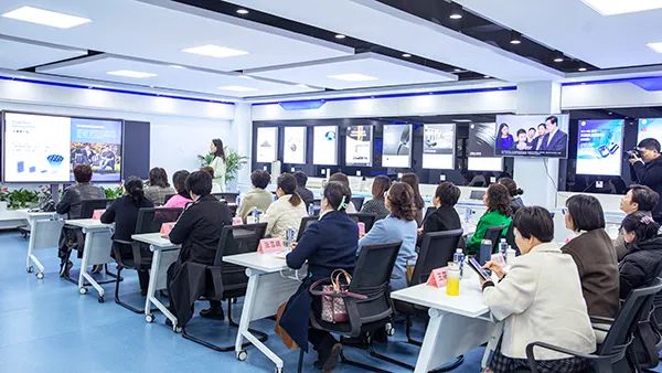 凝聚女性力量 创造无限精彩——安徽省女企协和池州市女企协一行莅临微晶科技参观交流