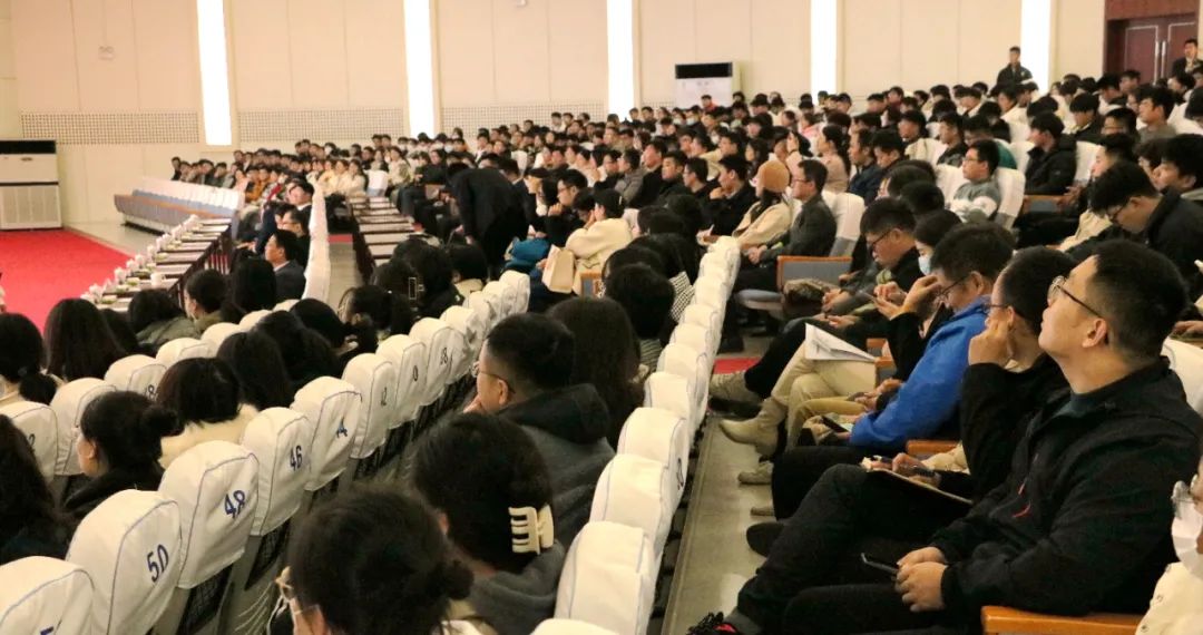 诺贝尔奖获得者，“石墨烯之父”来临大了！