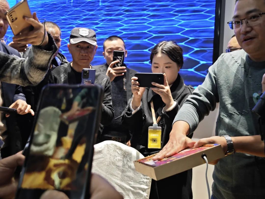 强强联手| 石墨烯科技暖通产品说明会在成都市龙泉驿区成功举办！