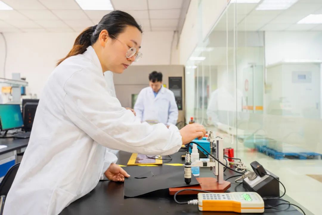 开创发热服装行业应用先河 | 石墨烯发热膜耐水洗性能大大提升