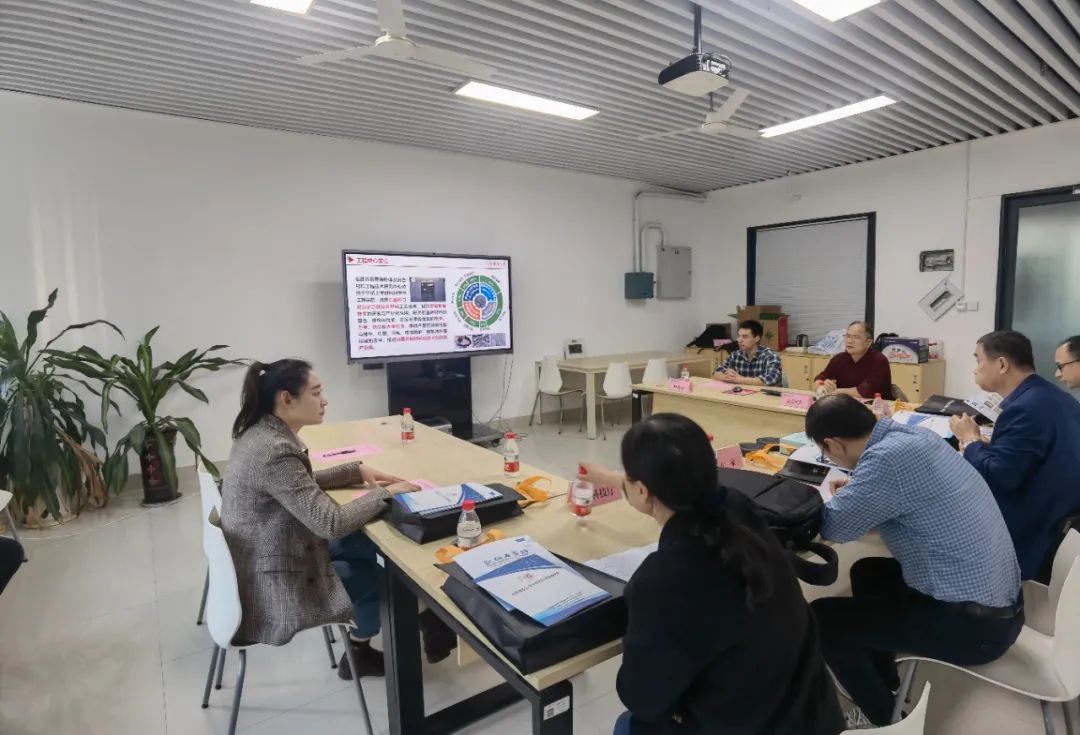 省科技厅考察指导石墨烯工程中心