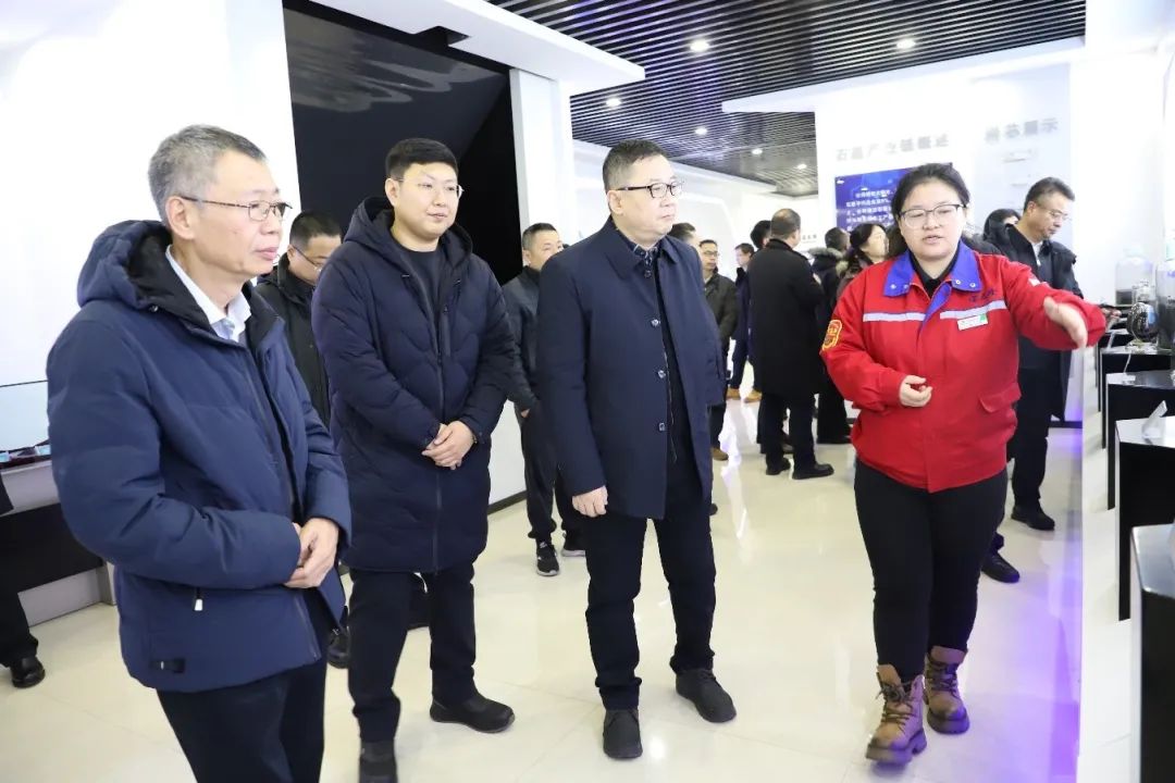 江门市政企代表团一行莅临宝泰隆考察调研