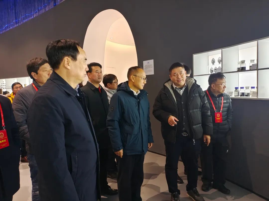 驻卫辉市新乡市第十四届人大代表一行莅临煜和石墨及石墨烯科技馆观摩交流