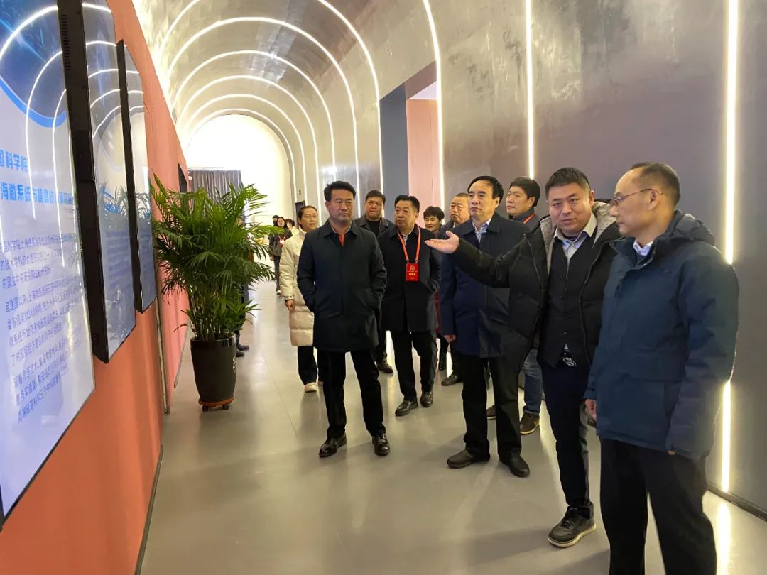 驻卫辉市新乡市第十四届人大代表一行莅临煜和石墨及石墨烯科技馆观摩交流