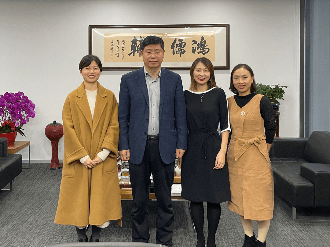 Molecules：刘忠范院士——何须浅碧轻红色，自是花间第一流 | MDPI 人物专访