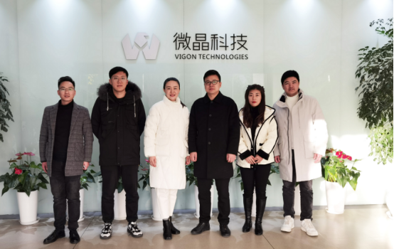 热烈欢迎安徽省工商企业合作交流商会秘书长王亚丹，副秘书长李兰兰等一行莅临微晶科技参观交流