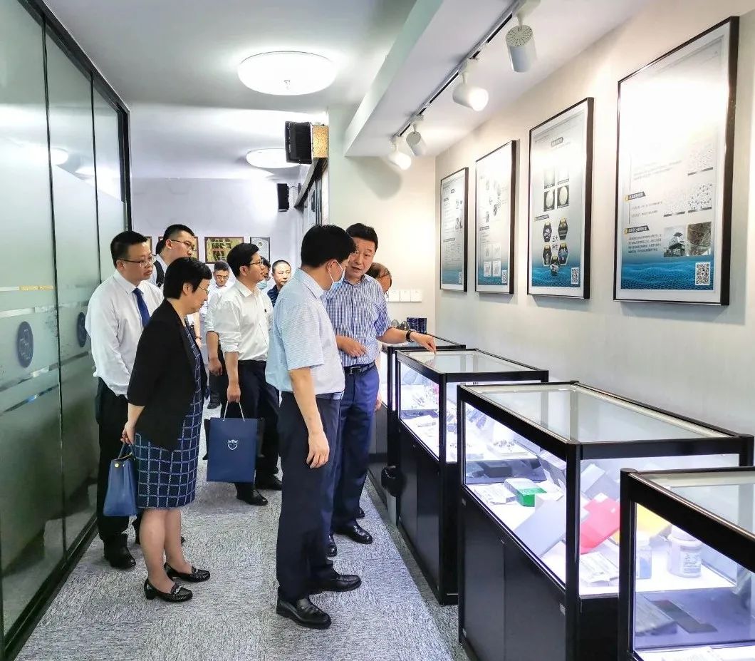 葫芦岛市政府合作交流团来访杭州烯鲸新材料科技有限公司