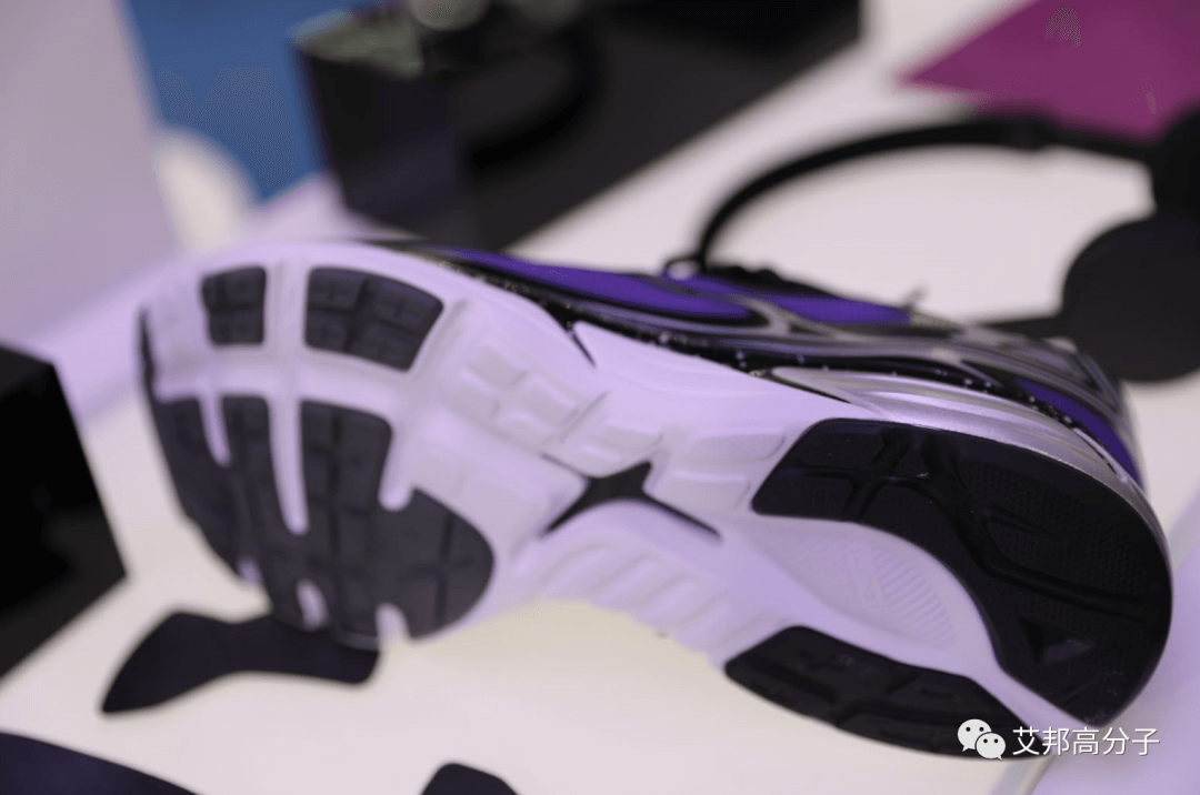 连续纤维增强热塑性复合材料及其应用