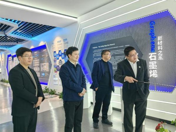 诸暨市委副书记、市长张昆仑一行调研考察国家石墨烯创新中心
