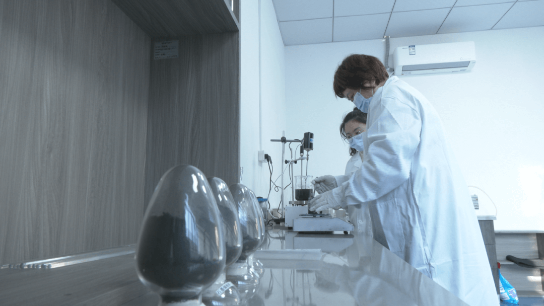 深学争优 敢为争先 实干争效丨年产500吨石墨烯粉料及石墨烯应用产品产业化项目建成