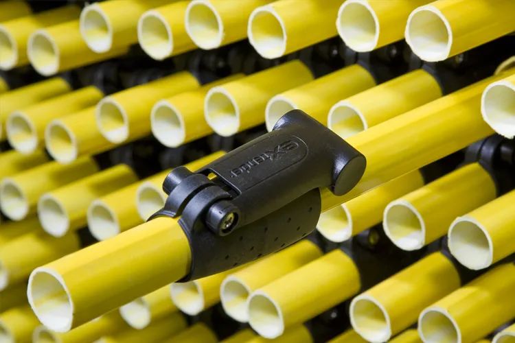 抗病毒复材打造更安全的公交工具