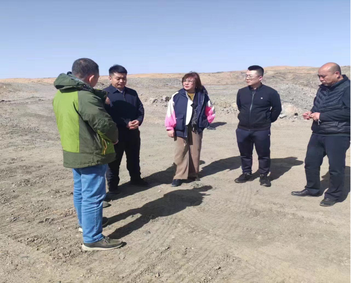 中国石墨产业发展联盟到甘肃民勤县调研