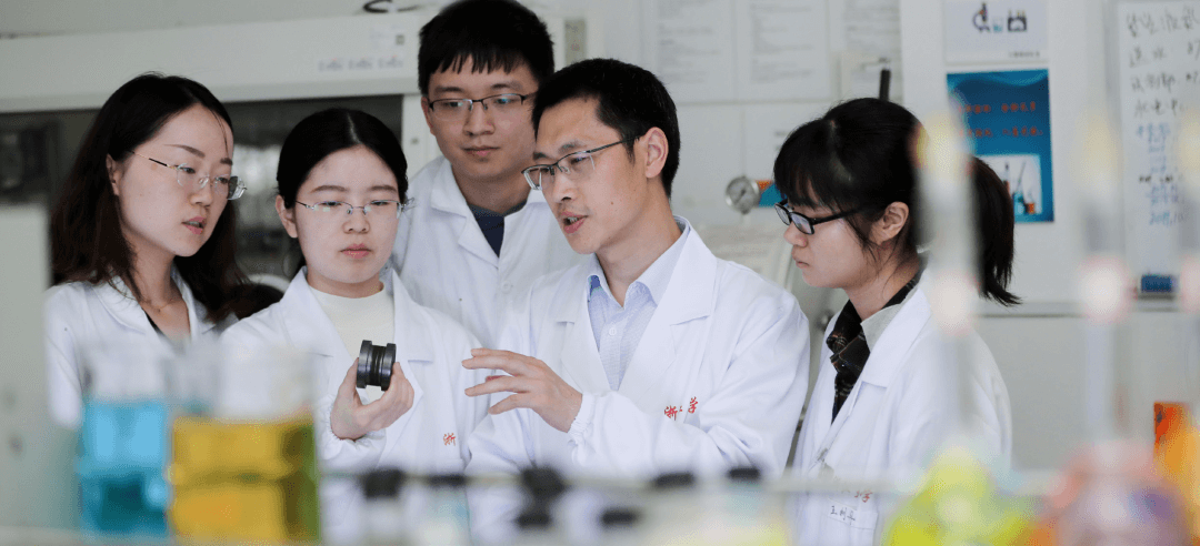 高超教授：中流击水，潜心创新，筑梦“烯”美天下