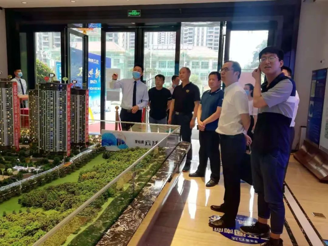 华高烯暖刘成君一行赴宜昌市夷陵区考察调研