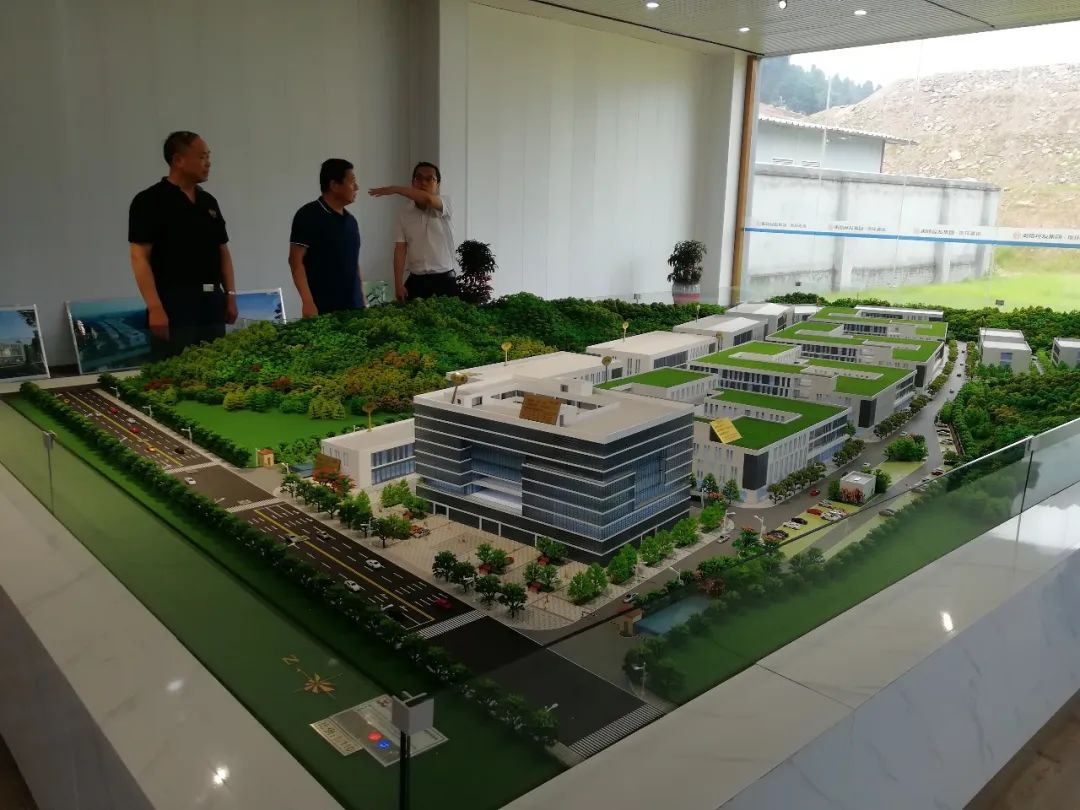 华高烯暖刘成君一行赴宜昌市夷陵区考察调研