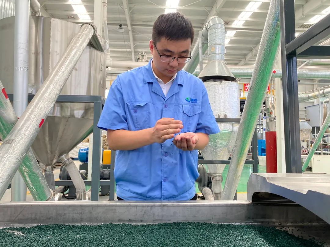 【走进基层】青春在平凡岗位闪耀——记鲁泰控股研发中心生产班长范怀正