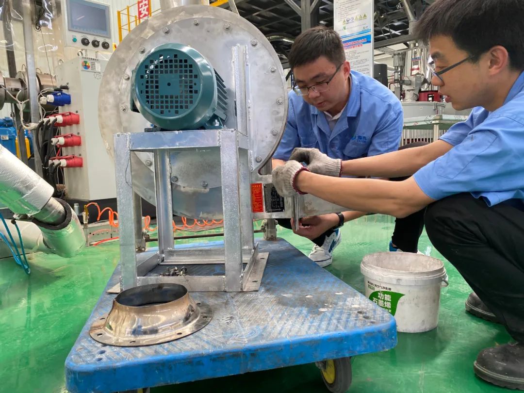 【走进基层】青春在平凡岗位闪耀——记鲁泰控股研发中心生产班长范怀正