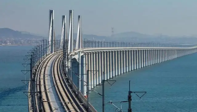 中烯水性石墨烯导热散热防腐涂料成功应用在福厦高铁全线电子设备