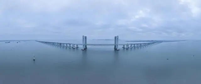 中烯水性石墨烯导热散热防腐涂料成功应用在福厦高铁全线电子设备