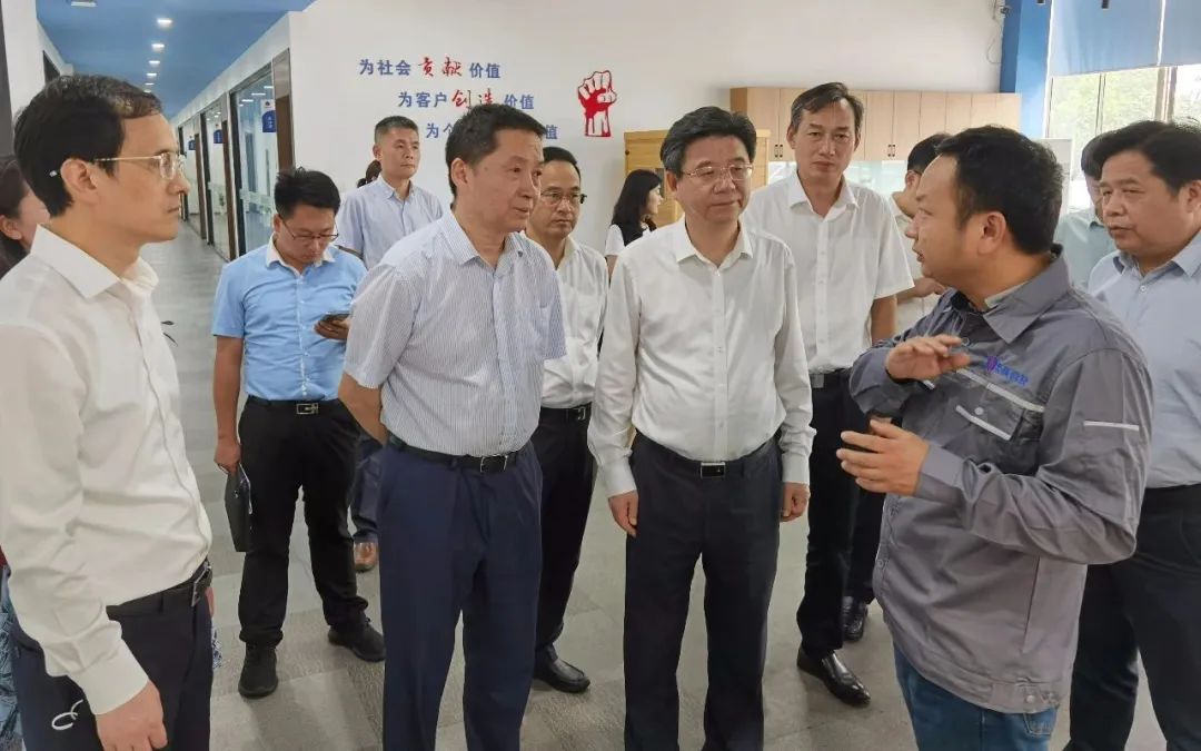 工业和信息化部科技司范书建副司长一行考察浙江省石墨烯制造业创新中心