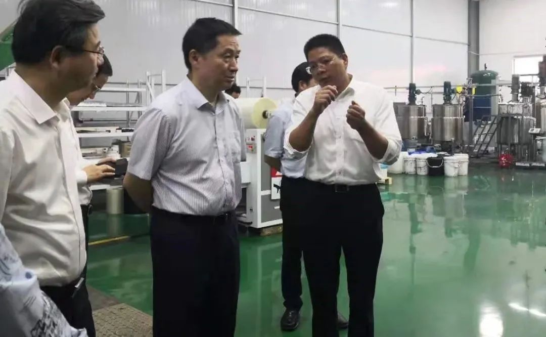 工业和信息化部科技司范书建副司长一行考察浙江省石墨烯制造业创新中心