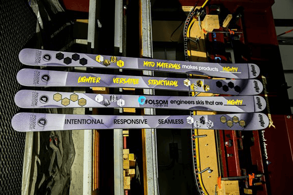 超轻型滑雪板展示了石墨烯增强复合材料的潜力