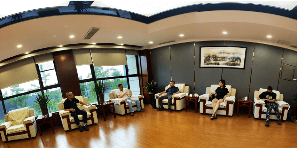 成都室内装饰行业协会胡松会长一行莅临烯材科技交流访问