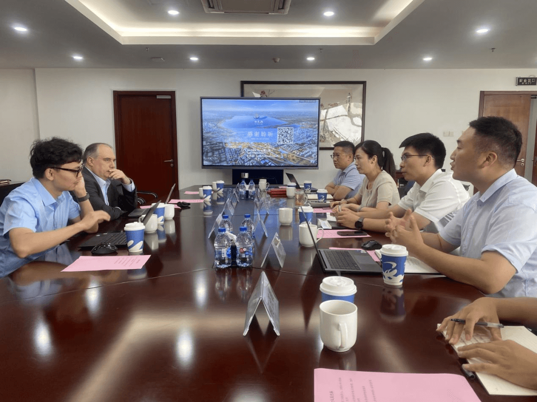 剑桥大学石墨烯研究中心创始人Andrea Ferrari教授考察园区石墨烯产业