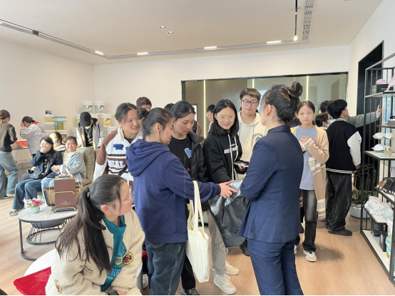 科技创造未来，人才引导潮流｜新乡学院化学与材料工程学院与华北水利水电大学材料学院师生在煜和科技馆开启研学之旅