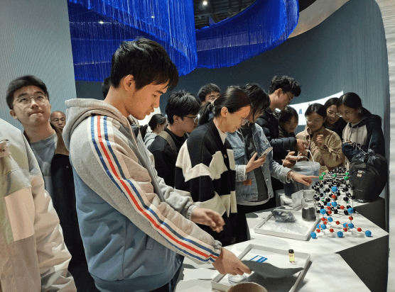 科技创造未来，人才引导潮流｜新乡学院化学与材料工程学院与华北水利水电大学材料学院师生在煜和科技馆开启研学之旅