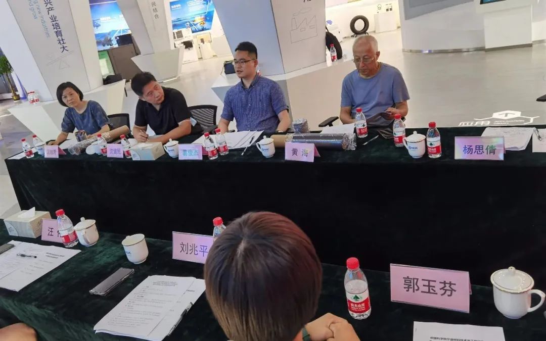 浙江省石墨烯制造业创新中心博士后工作站首位博士后顺利通过中期考核