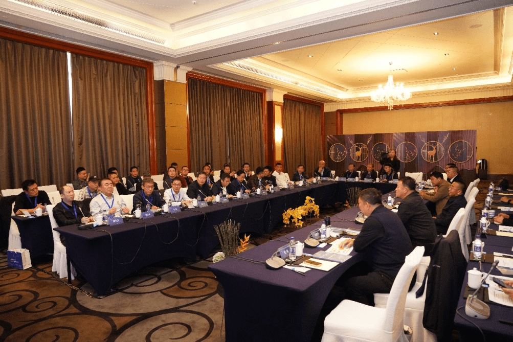 鸿雁故乡 相约青岛—乌拉特中旗石墨产业发展研讨暨招商引资推介会胜利召开