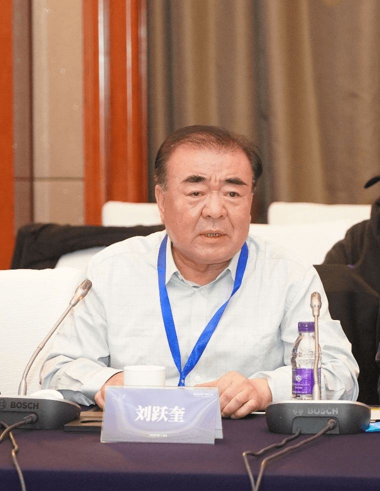 鸿雁故乡 相约青岛—乌拉特中旗石墨产业发展研讨暨招商引资推介会胜利召开