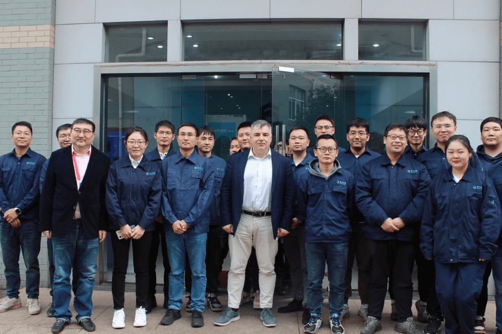 快讯 | 诺贝尔物理学奖获得者、曼彻斯特大学康斯坦丁·诺沃肖洛夫教授来我公司调研