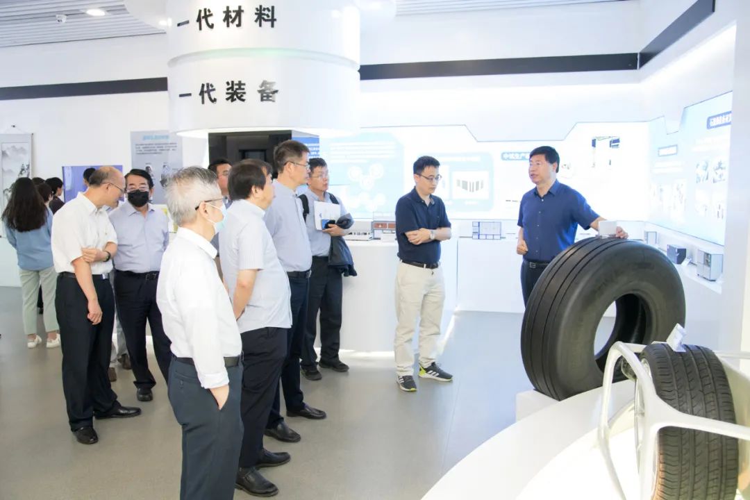 国家自然科学基金委“石墨烯制备科学”基础科学中心项目通过现场考察