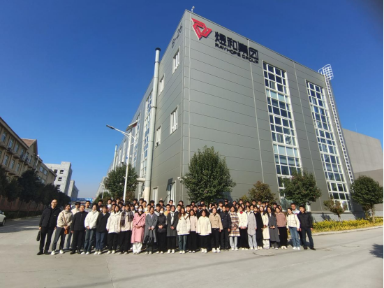 探索新材料领域的科技之光｜河师大材料学院师生参观煜和石墨及石墨烯科技馆