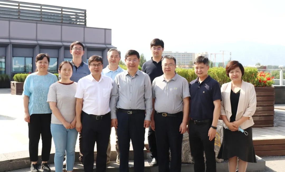 科技部高新技术司副司长雷鹏、材料处任家荣一行到北京石墨烯研究院调研座谈