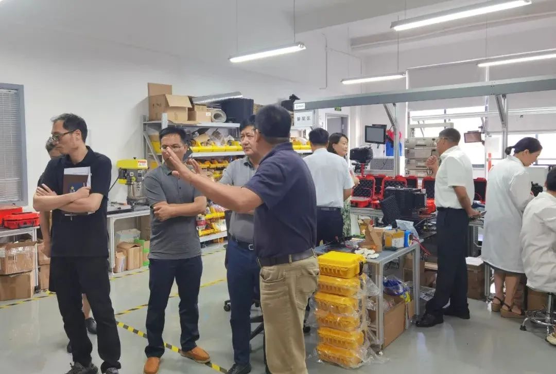 东投集团、海江投资领导一行考察浙江省石墨烯制造业创新中心