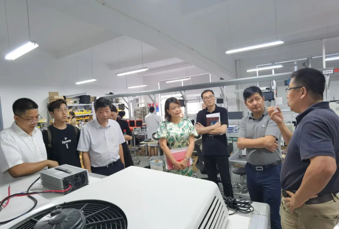 东投集团、海江投资领导一行考察浙江省石墨烯制造业创新中心