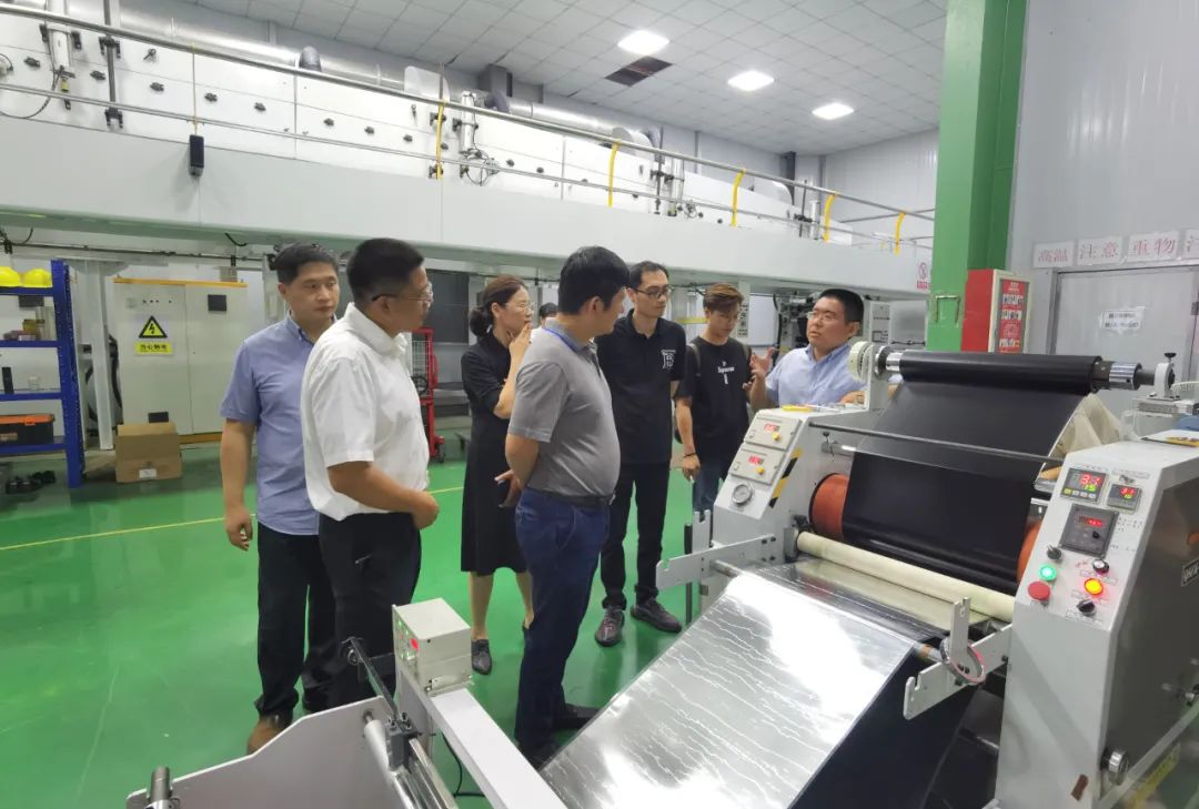 东投集团、海江投资领导一行考察浙江省石墨烯制造业创新中心