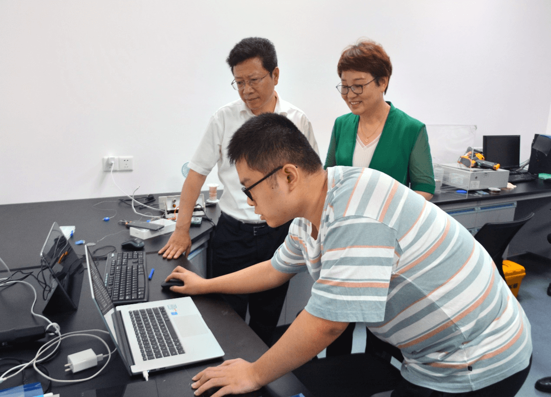 区长陈志良调研常州石墨烯小镇“上市后备军”